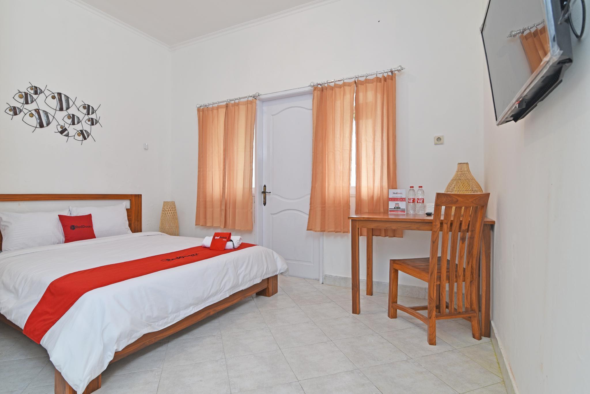 Отель Reddoorz @ Jalan Gatot Subroto Denpasar Экстерьер фото